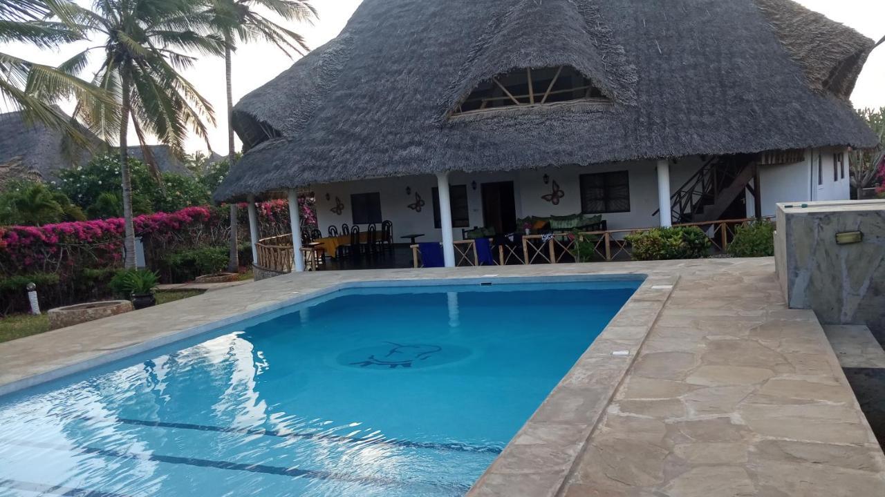 Queen K Cottages Watamu At Chrystal Homes Exterior foto