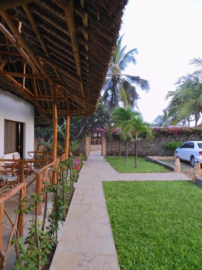 Queen K Cottages Watamu At Chrystal Homes Exterior foto